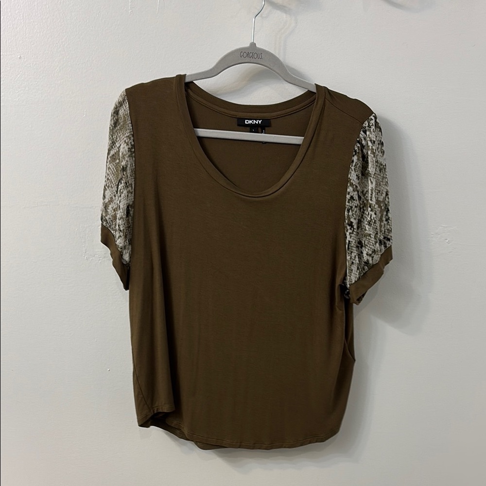 Scooped Neck T-Shirr
